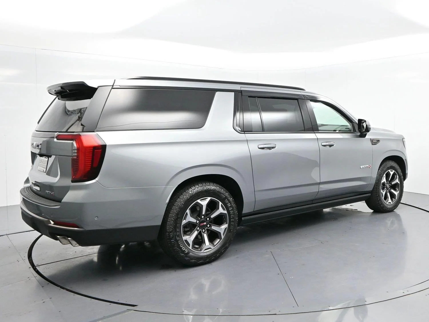Used 2025 Sterling Metallic GMC AT4 Ultimate image 7