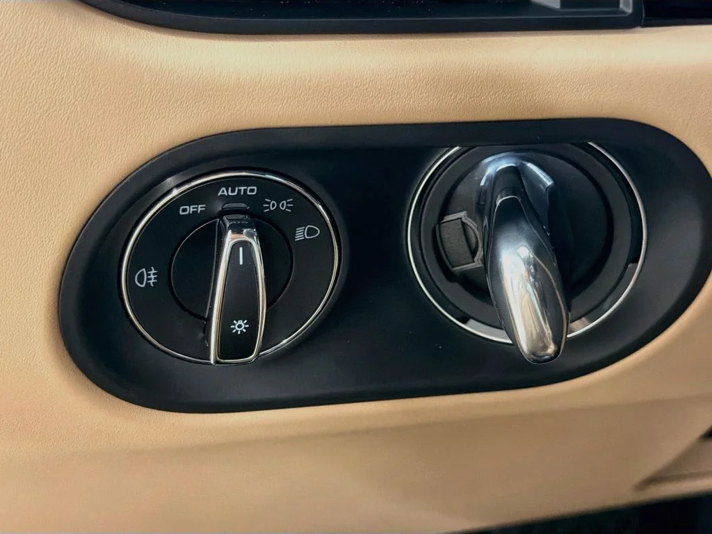 Used 2026  Porsche  image 11