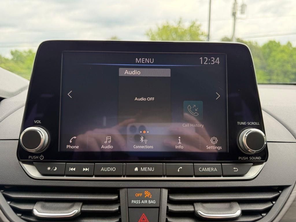 Used 2024  Nissan 2.5 SV image 18