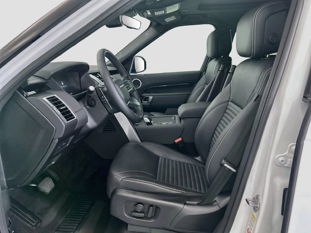 Certified Used 2025 Fuji White Land Rover S image 18