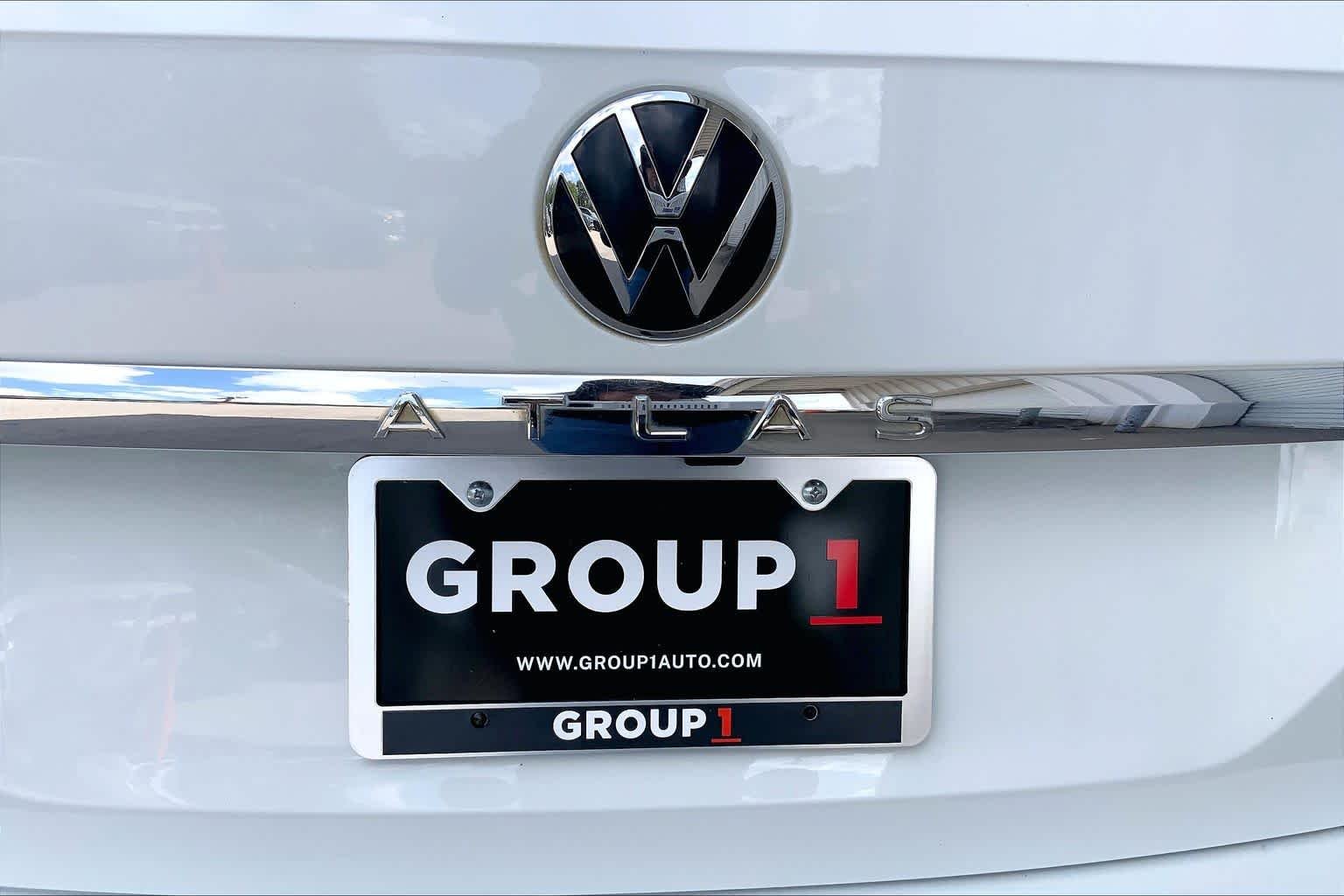 Used 2021 Pure White Volkswagen 2.0T SE w/Technology image 9