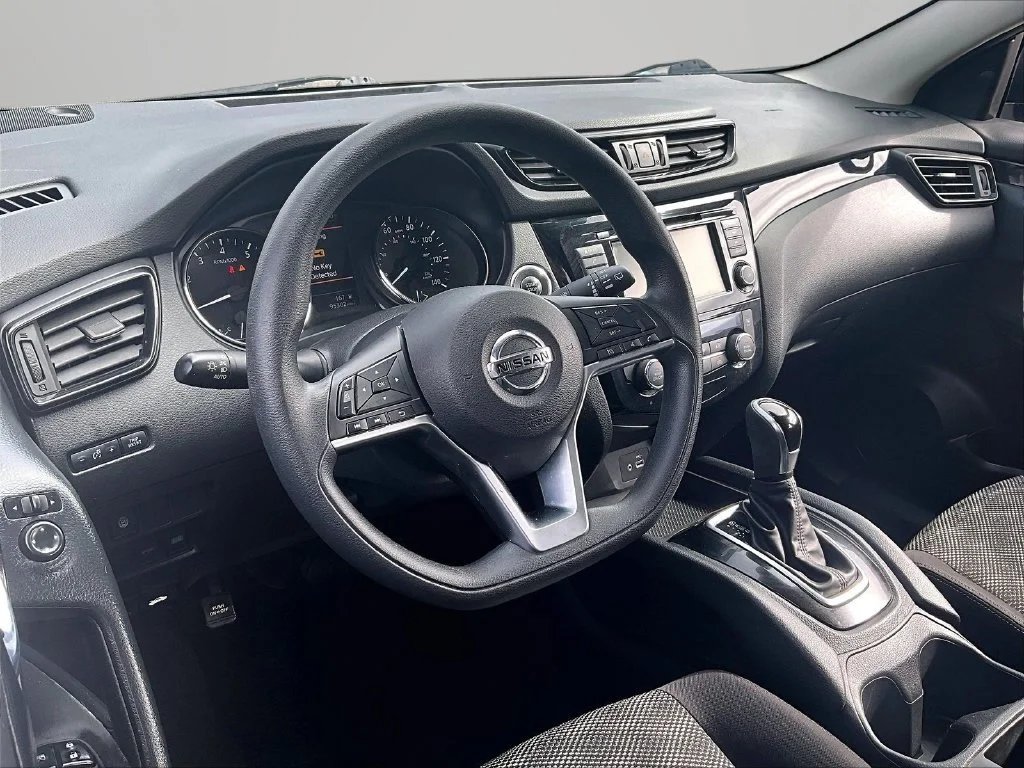 Used 2020 Gray Nissan SV image 15