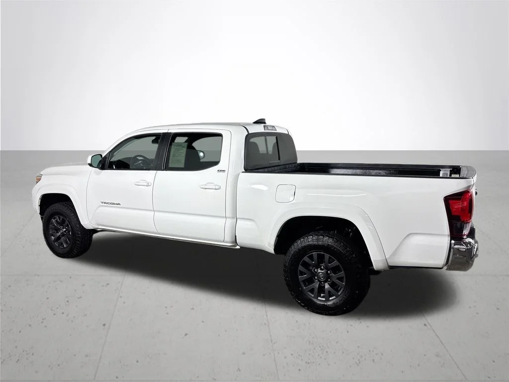 Used 2020 White Toyota SR5 image 8