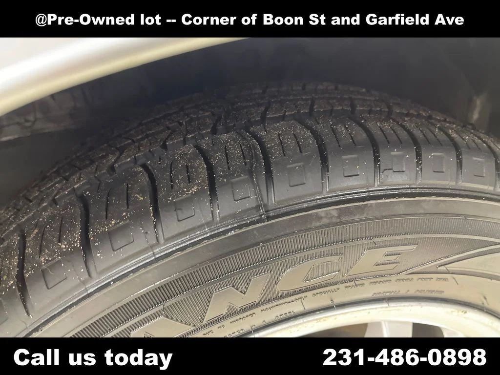 Used 2014 Silver Toyota Three image 12