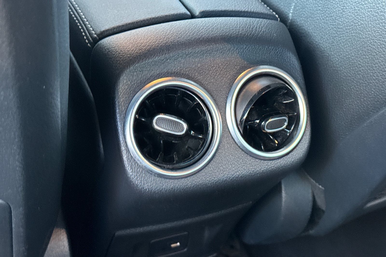 Used 2022 White Mercedes-Benz A 220 image 30