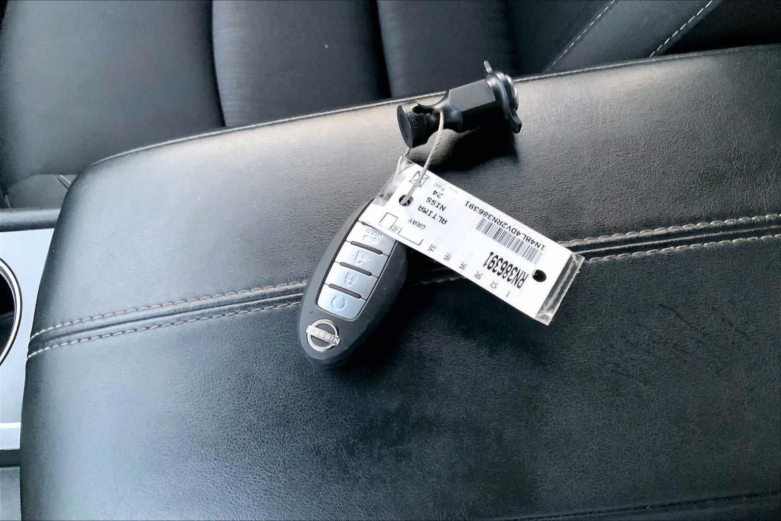 Used 2024 Gun Metallic Nissan 2.5 SV image 13