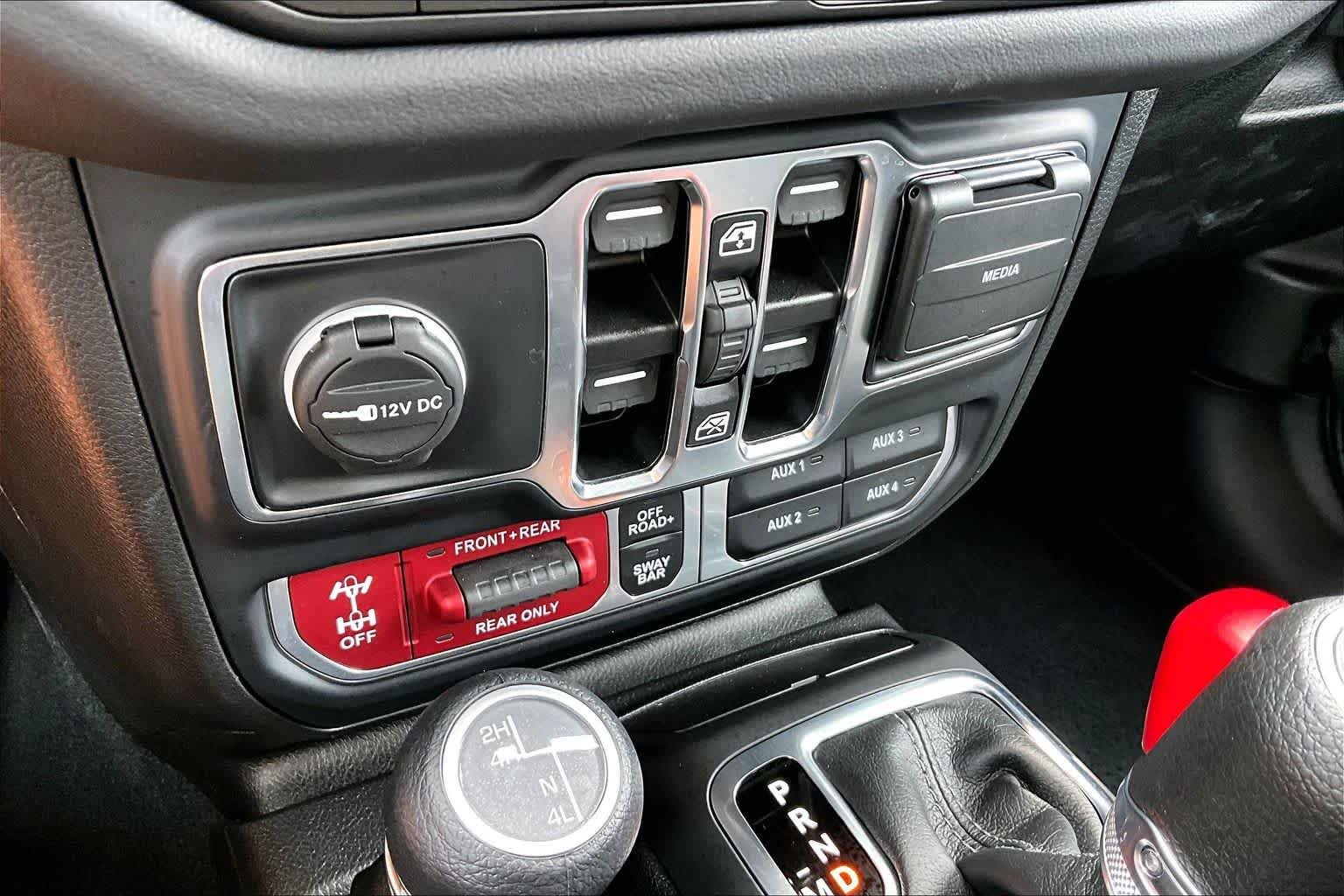 Used 2024 Black Clearcoat Jeep Rubicon image 31
