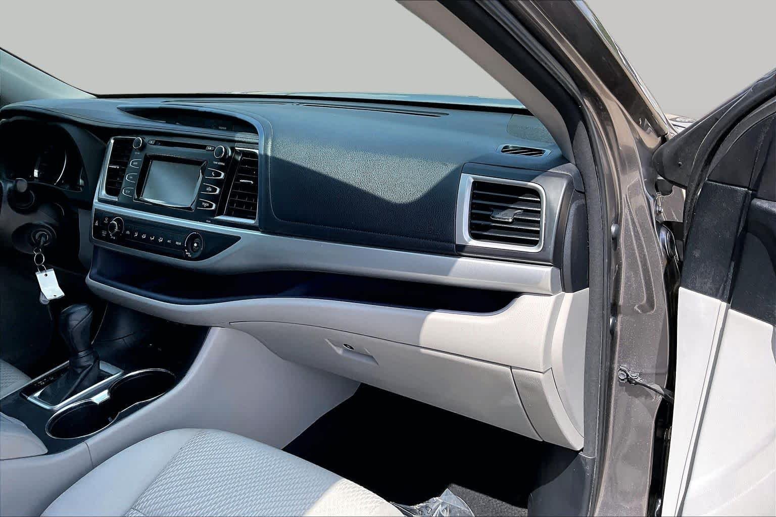 Used 2018 Predawn Gray Mica Toyota LE image 18