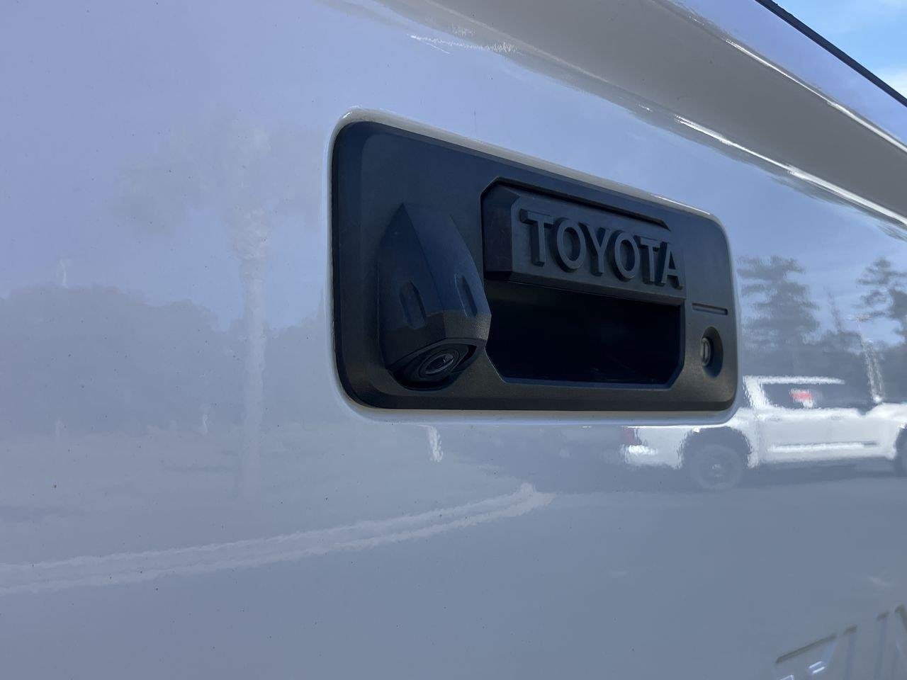 Used 2017 White (Super White) Toyota SR5 Double Cab 6.5 FT. image 10