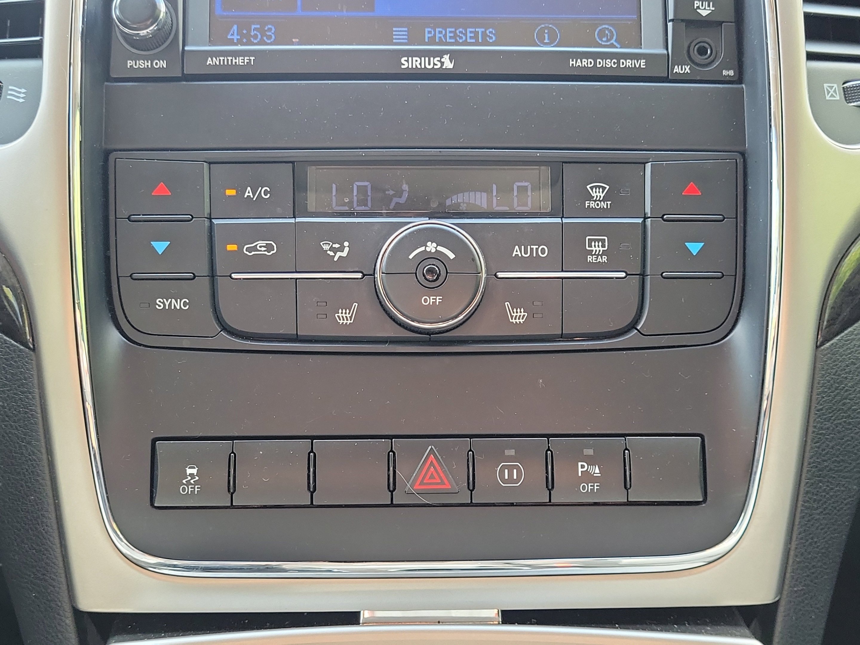 Used 2012 Mineral Gray Metallic Clearcoat Jeep Laredo image 18