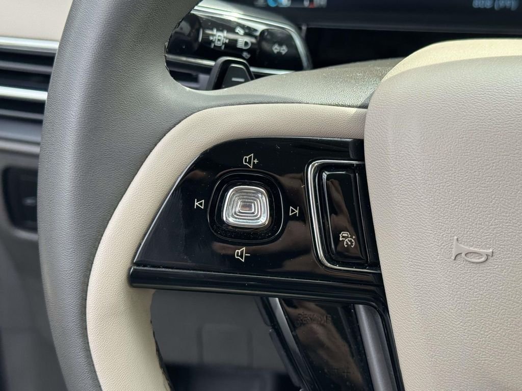 Used 2023 Blue Lincoln Standard image 18