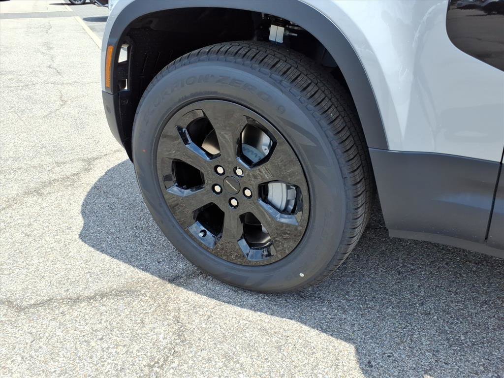 New 2026 Borasco Grey Metallic Land Rover S image 9