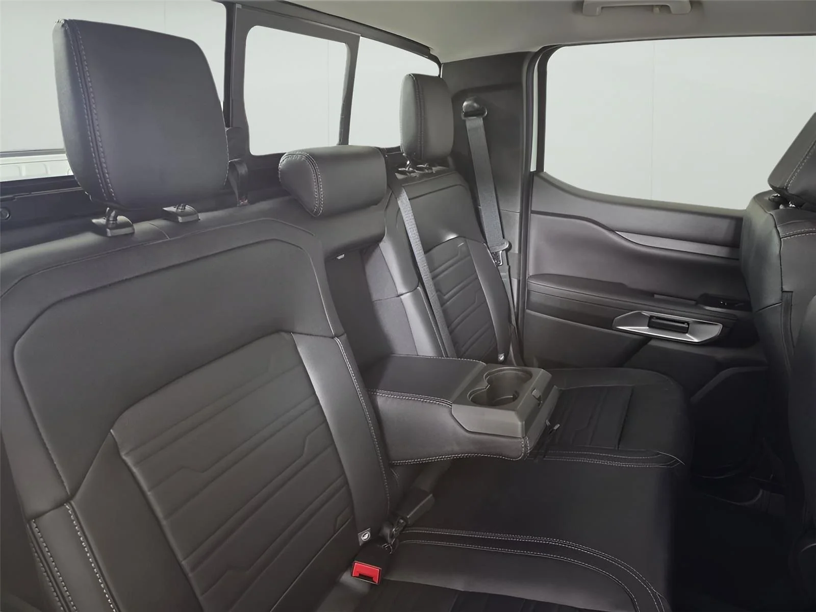 Used 2025 Oxford White Ford LARIAT image 20
