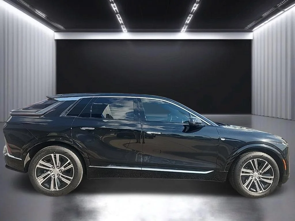 Used 2024 Black Cadillac Luxury image 5