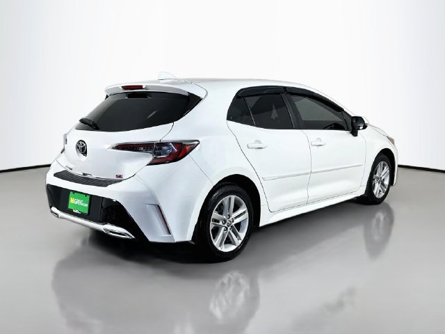 Used 2022 White Toyota SE image 7