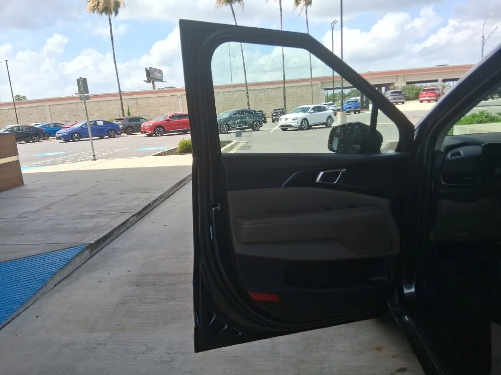 Used 2026  Kia LXS image 16