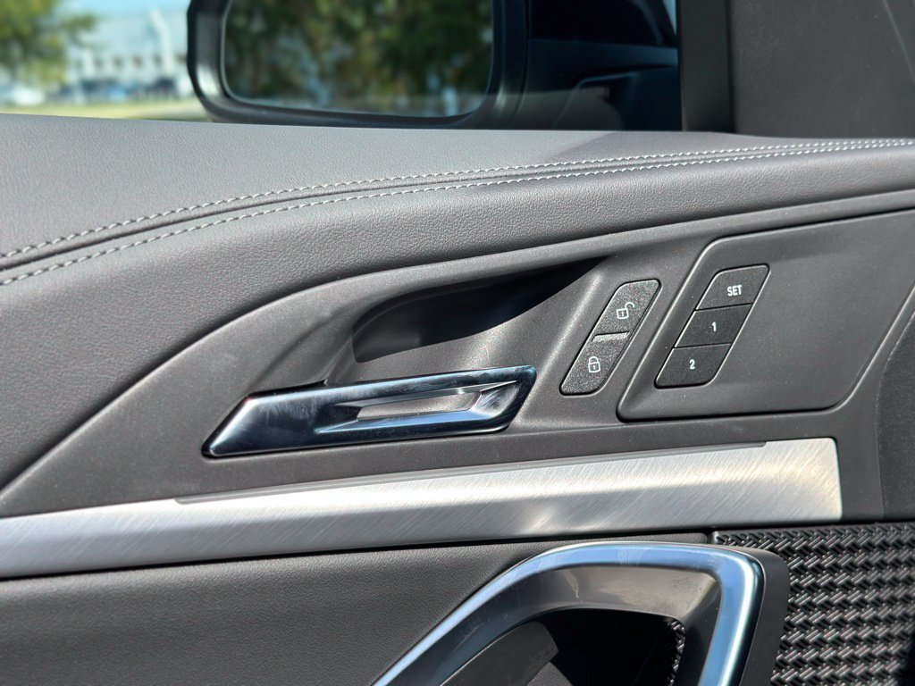 New 2026 Black Sapphire Metallic BMW xDrive28i image 18