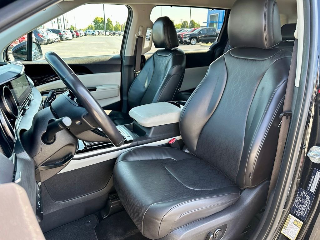 Used 2024 Black Kia EX image 13