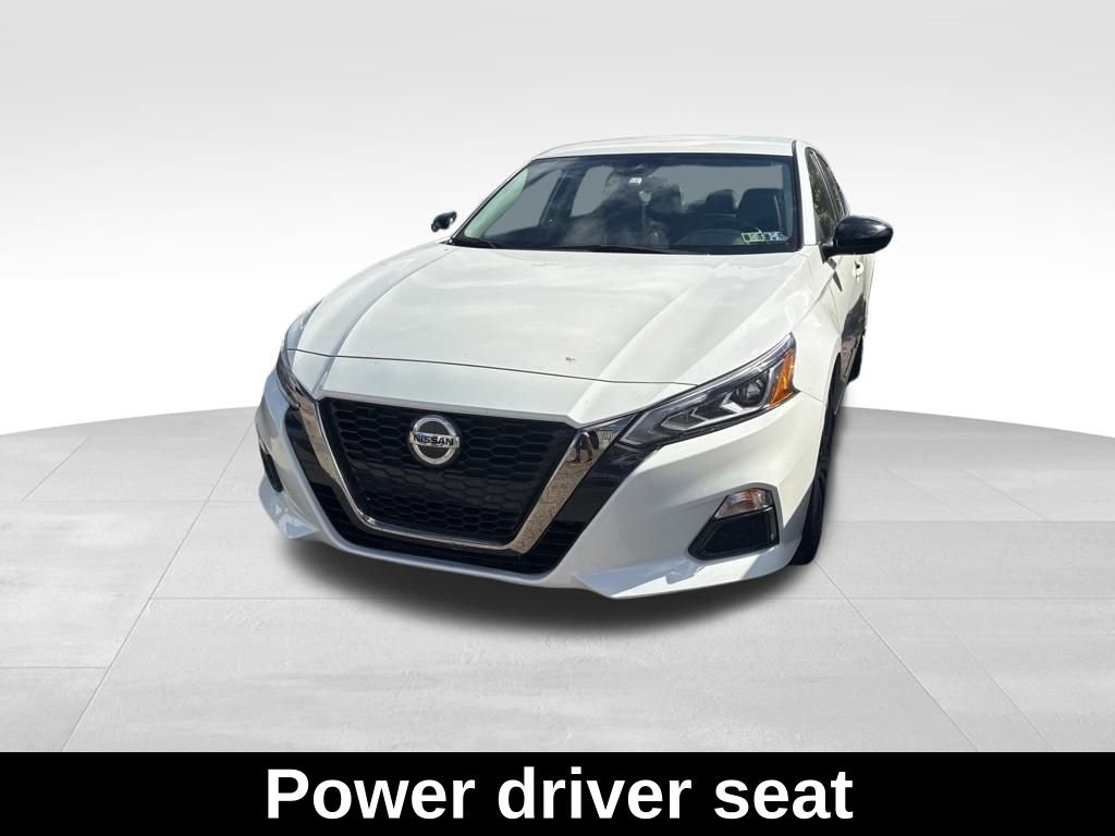 2022 Nissan Altima 2.5 SR photo 3