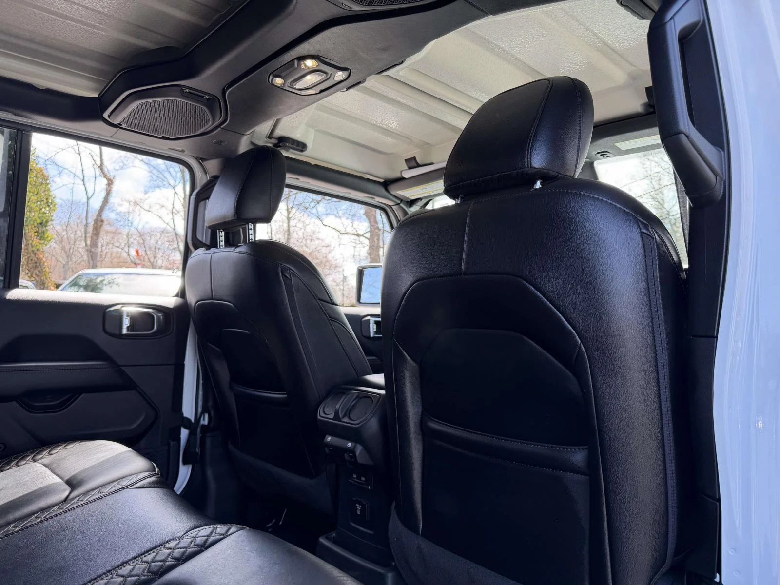 Used 2022 White Jeep Unlimited Sahara High Altitude image 15