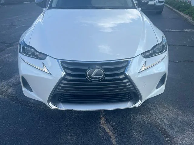 Used 2018 White Lexus 300 image 12