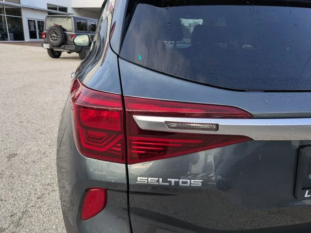 Used 2022 Gray Kia SX image 8