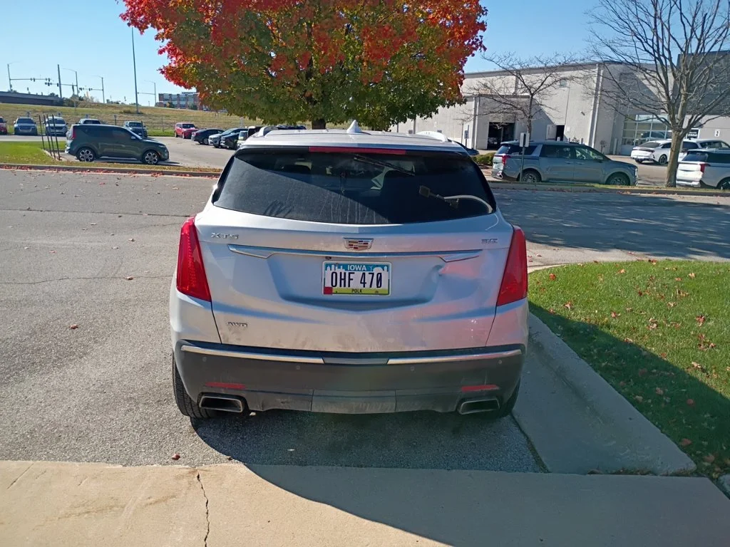 Used 2018 Silver Cadillac Luxury image 5
