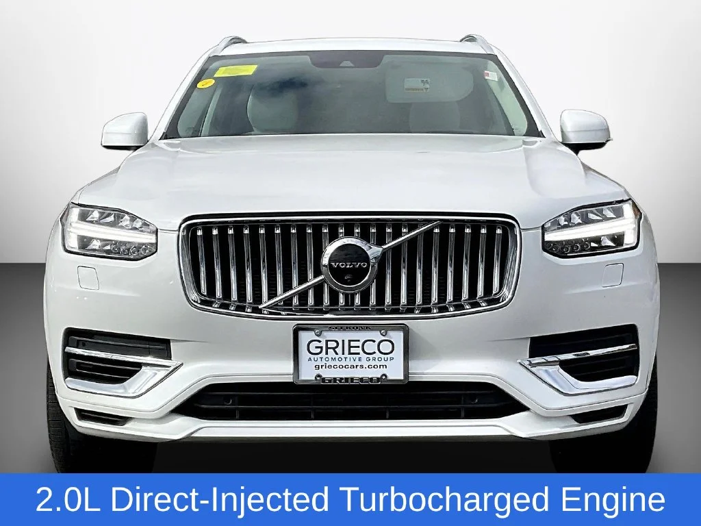 Used 2022 Crystal White Volvo T8 Inscription Extended Range 6P image 2