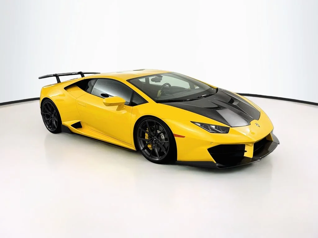 Used 2017 Yellow Lamborghini LP580-2 image 3