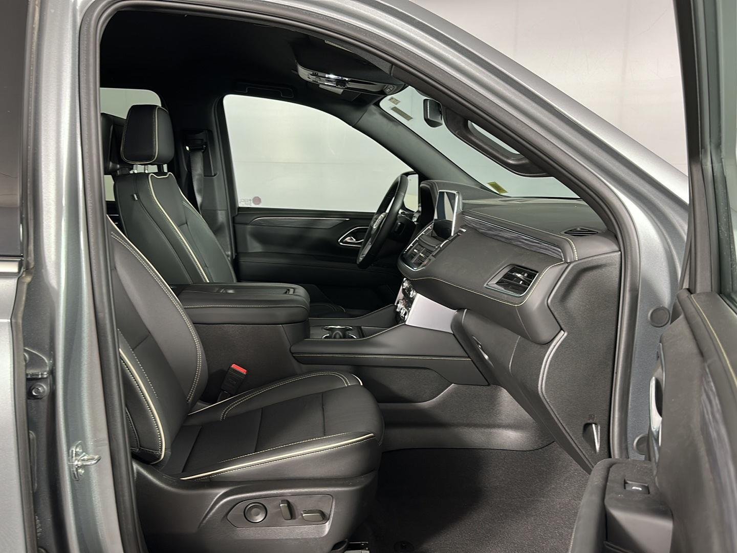 Used 2024 Sterling Metallic GMC SLT image 34
