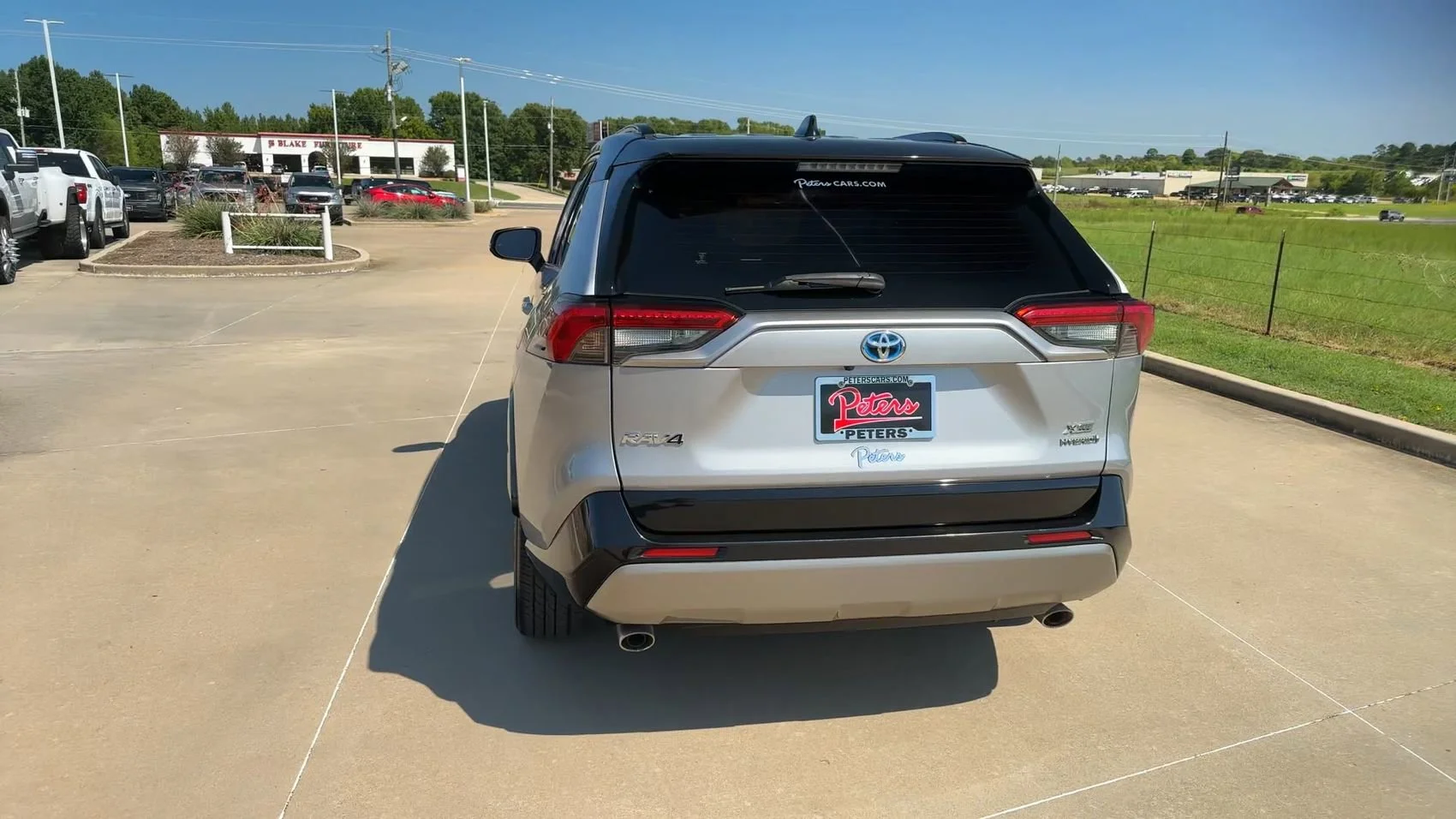 2022 Toyota RAV4 XSE - Photo 8