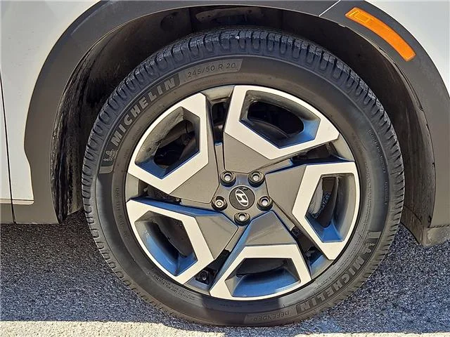 Used 2023 Hyper White Hyundai Limited Front-Wheel Drive image 6