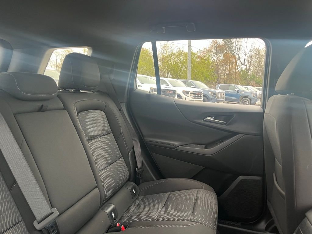 Used 2025 Summit White Chevrolet LT image 36