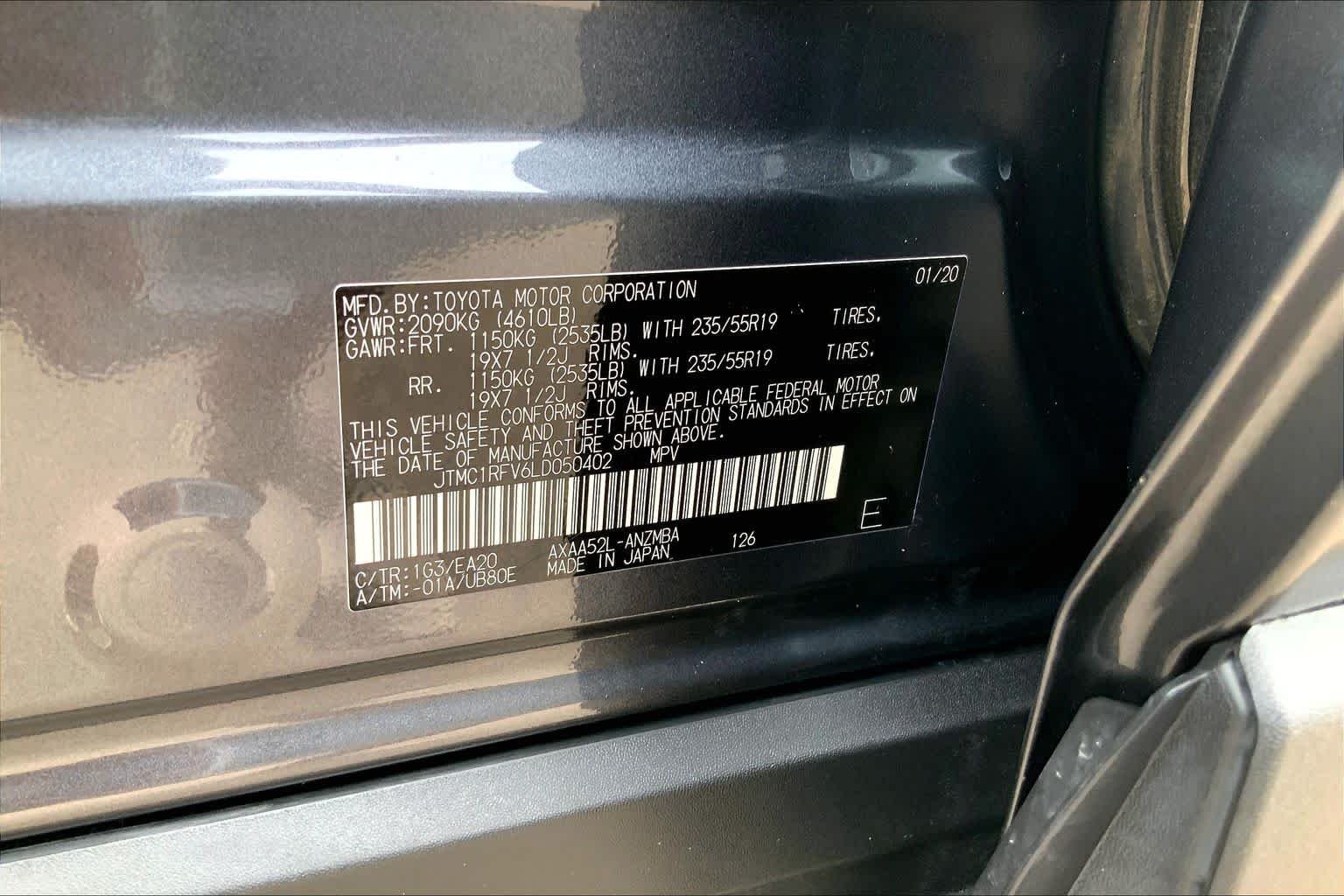 Used 2020 Magnetic Gray Metallic Toyota XLE Premium image 31
