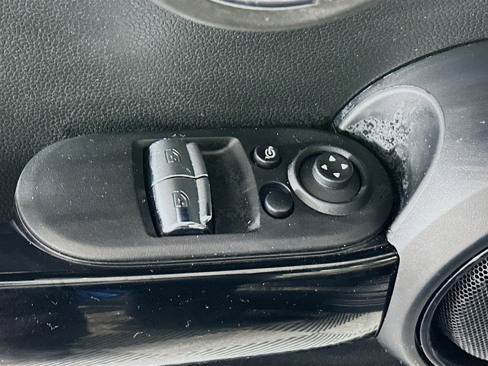 2023 MINI Hardtop 2 Door SE - Photo 14