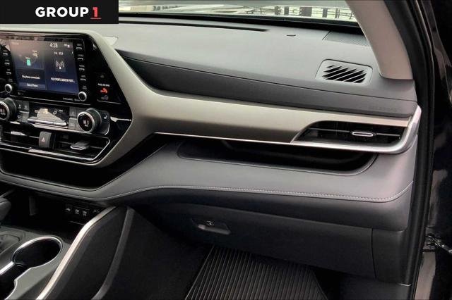 Certified Used 2021 MIDNIGHT BLACK METALLIC Toyota  image 19