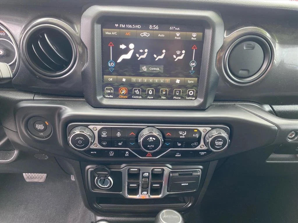 Used 2022 Black Clearcoat Jeep Altitude image 11