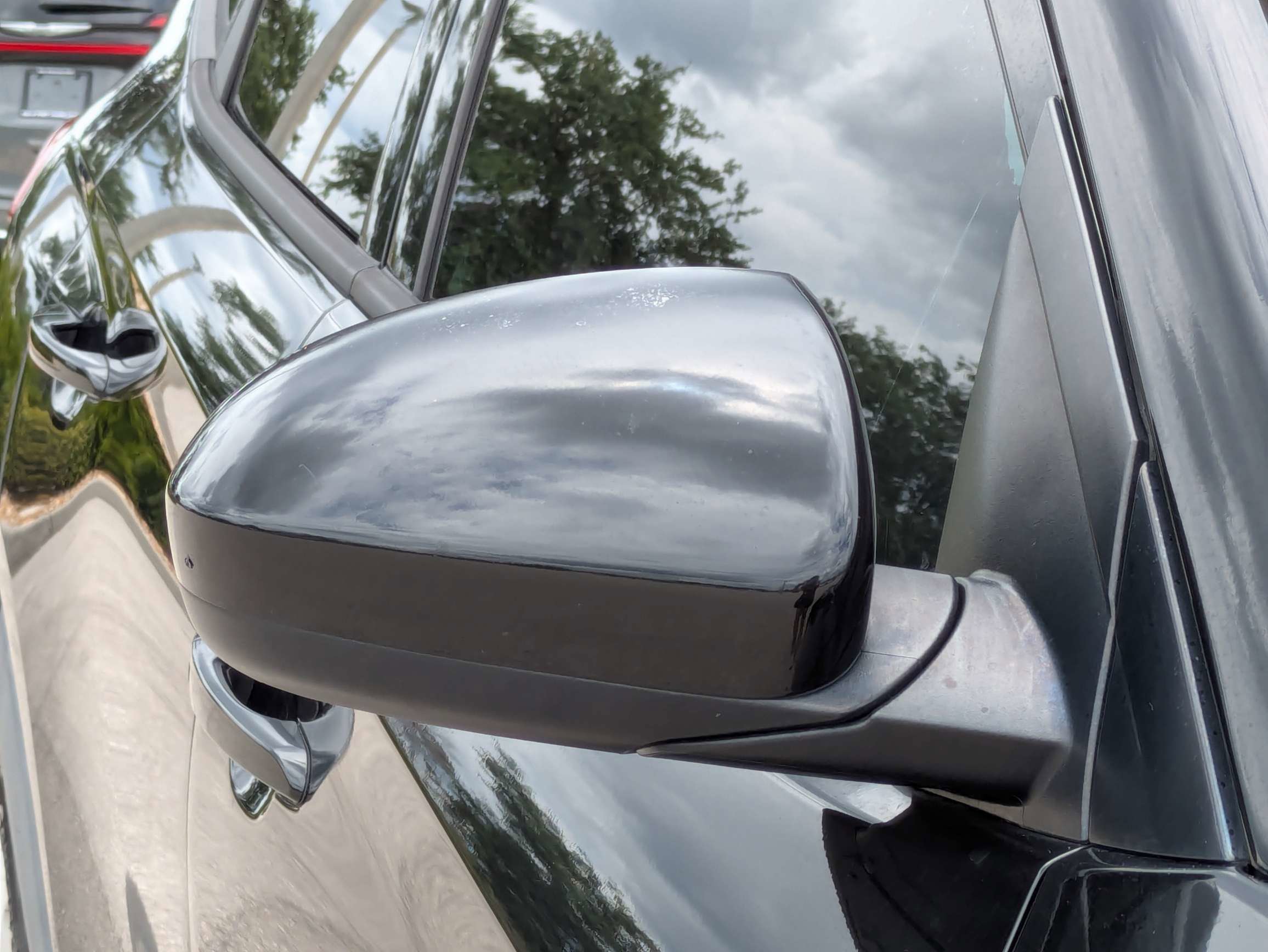 Used 2019 Black Noir Pearl Hyundai Value image 12