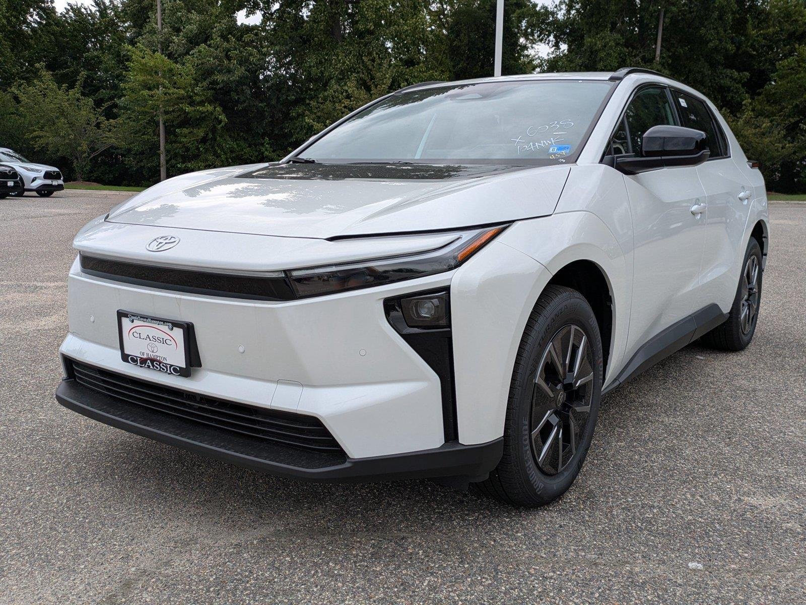 New 2026 Wind Chill Pearl Toyota XLE image 8
