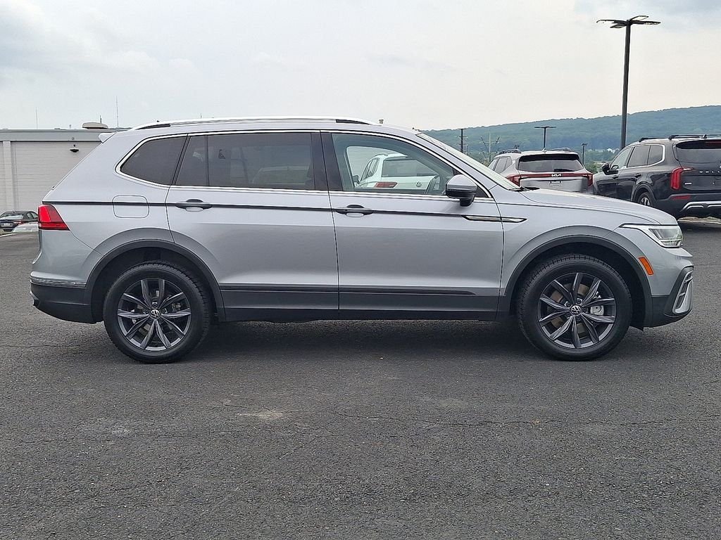Used 2022  Volkswagen 2.0T SE image 6