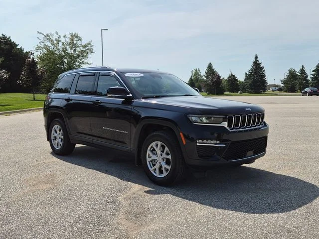Used 2023 Black Jeep Limited image 3