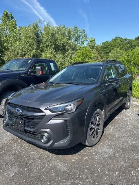 2025 Subaru Outback Premium's photo