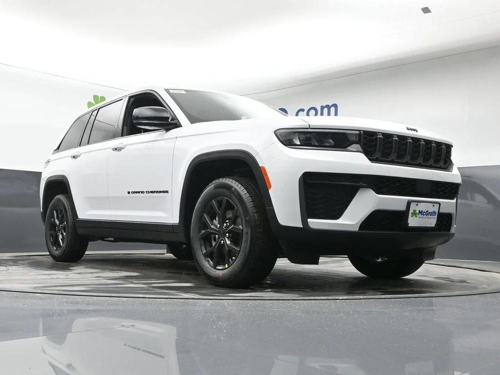 New 2026 White Jeep Altitude image 27