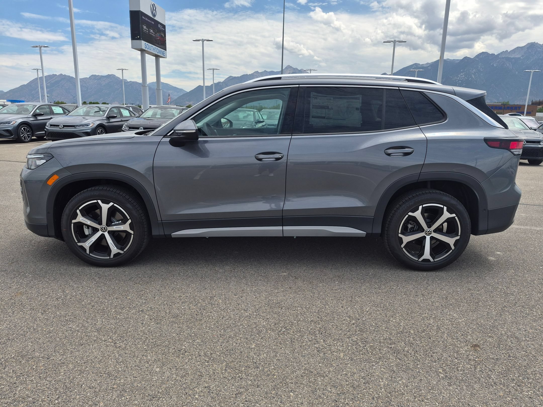 New 2026 Platinum Gray Metallic Volkswagen SE image 7
