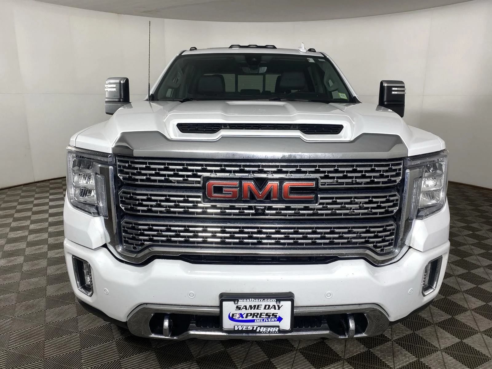 Used 2021 Summit White GMC Denali image 4