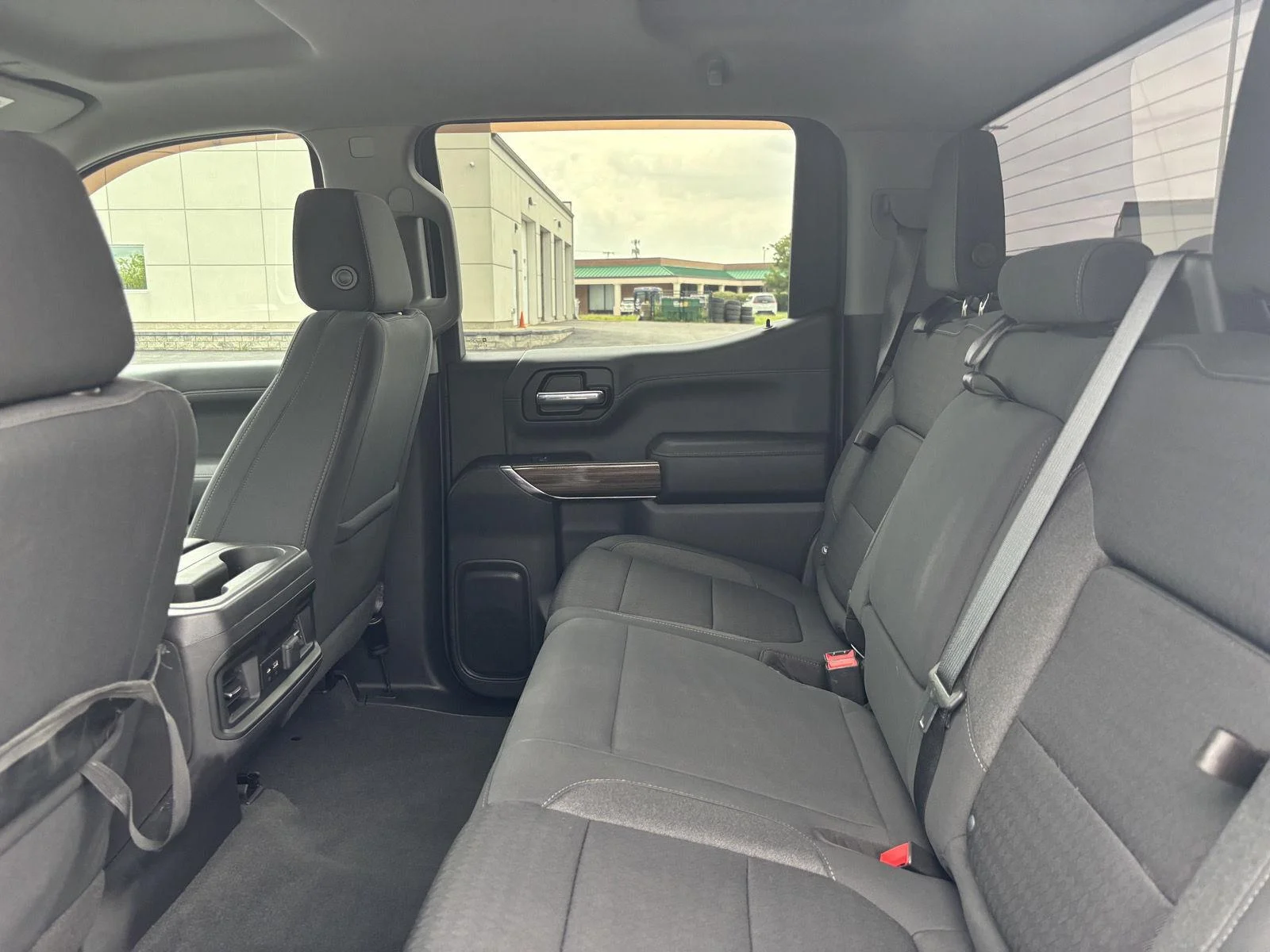 Used 2021 SUMMIT WHITE Chevrolet RST image 31