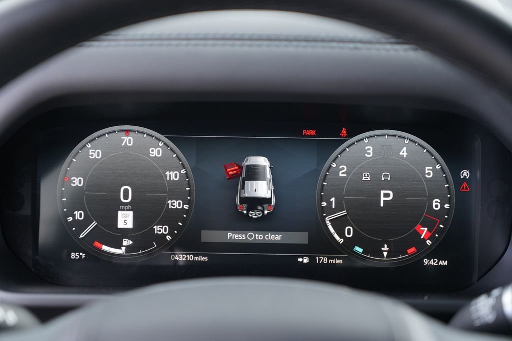 Used 2023 Gray Land Rover X image 15