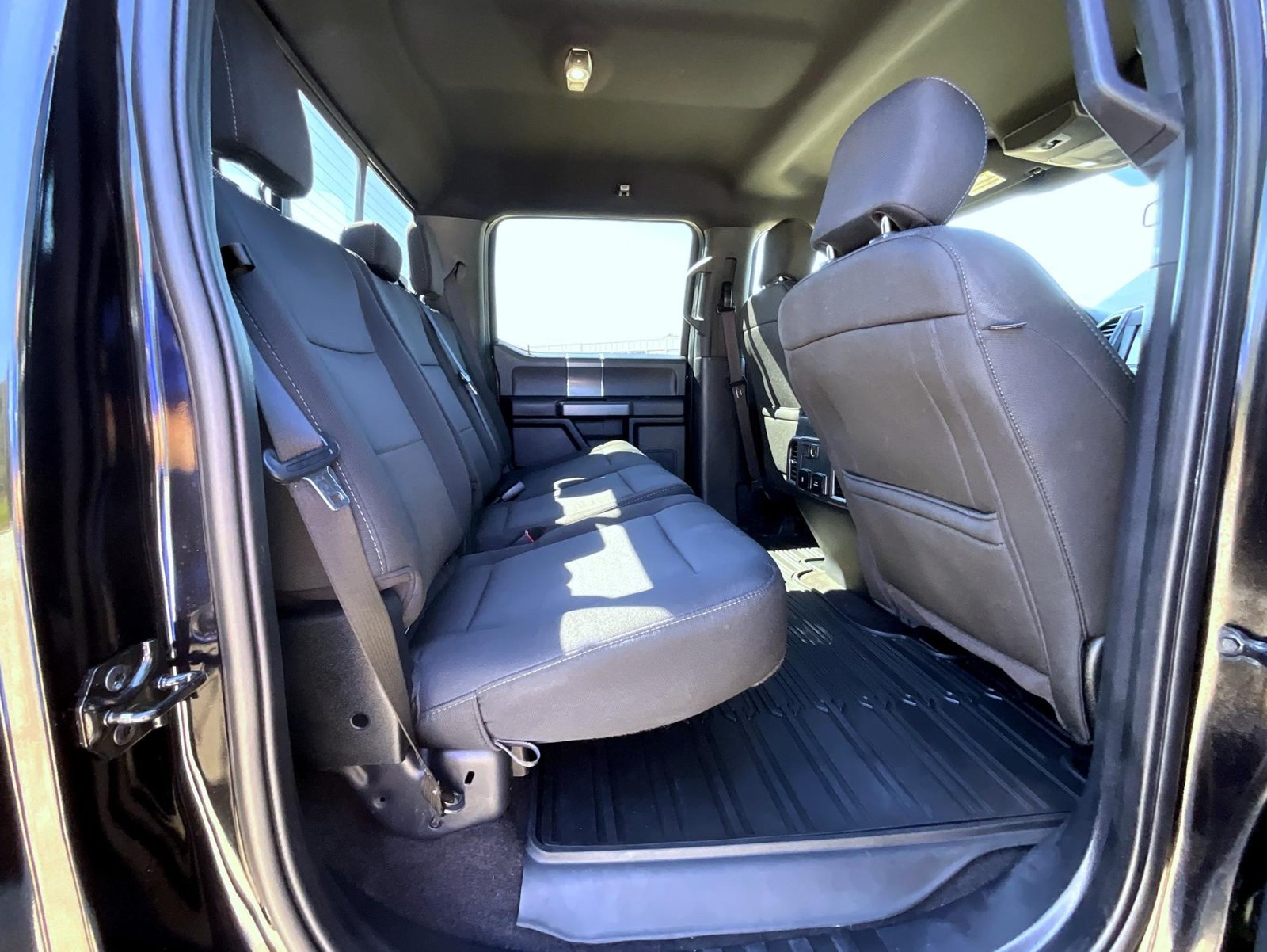 Used 2020 Black Ford XLT image 28