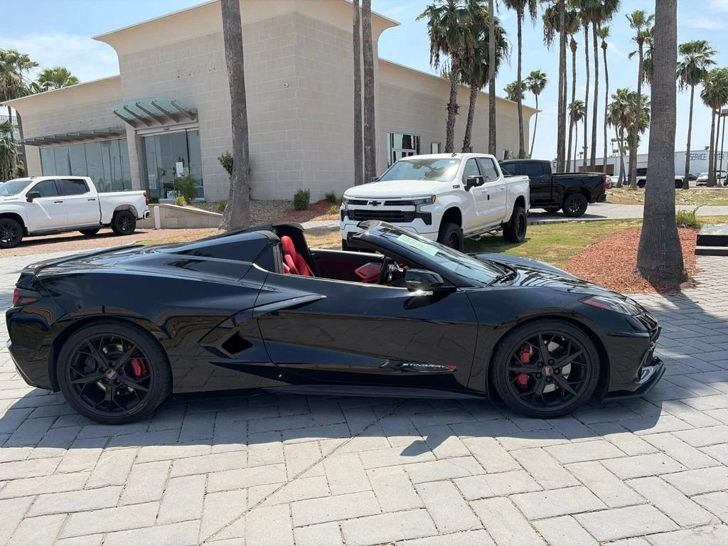 Used 2022 BLACK Chevrolet 3LT image 3