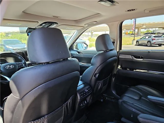 Used 2022 Black Hyundai SEL Front-Wheel Drive image 9